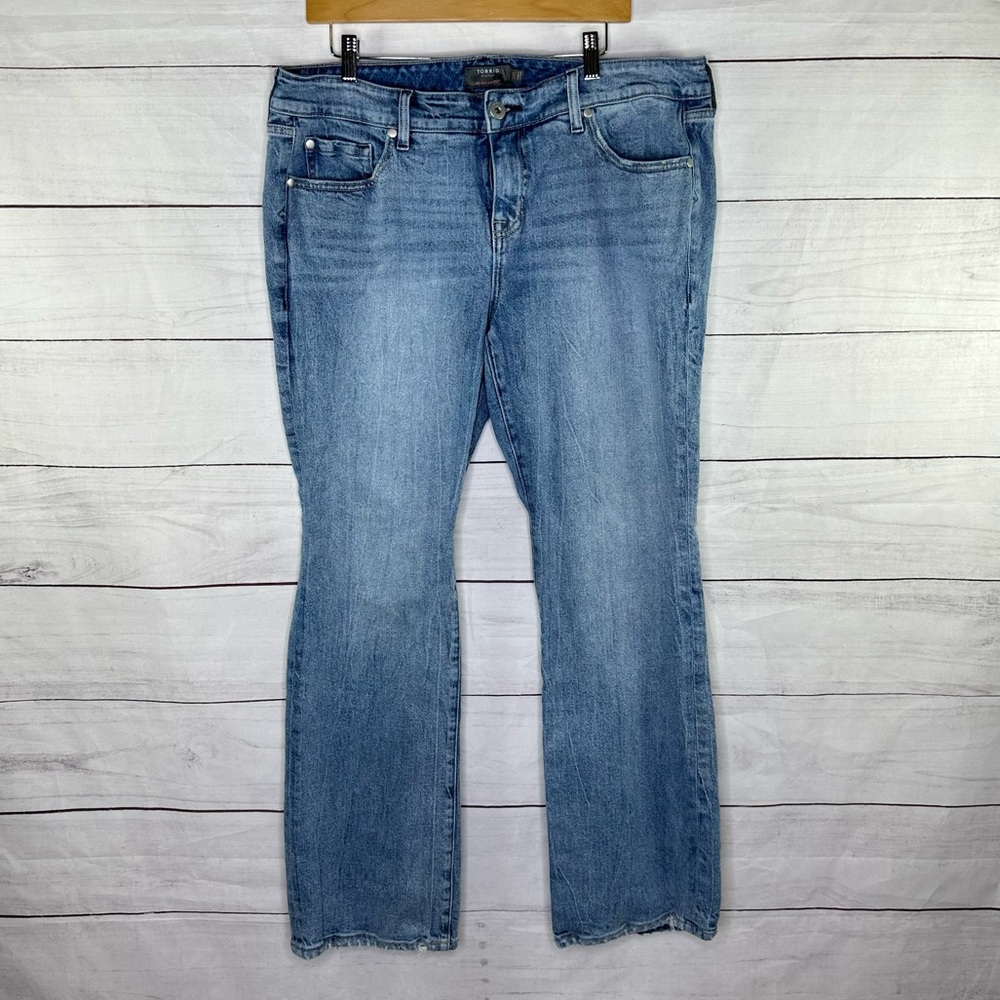 Torrid Mid-Rise Slim Boot Medium Wash Size 14R